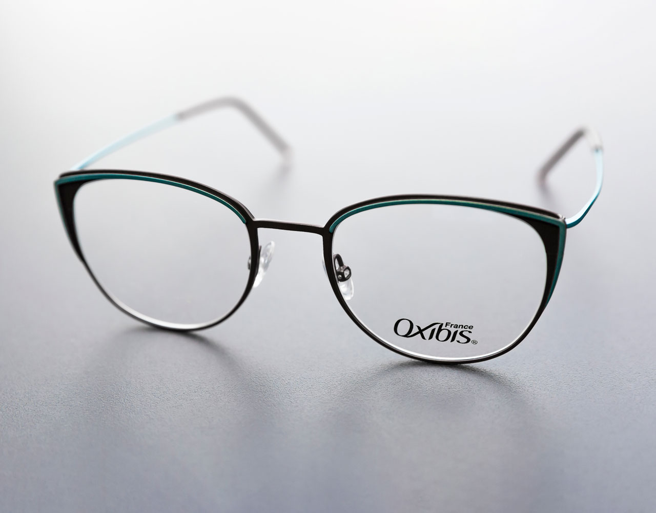 Product photography of Oxibis eyewear for the retail and services industry